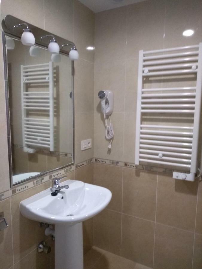Apartamentos Prestin Onís Екстериор снимка
