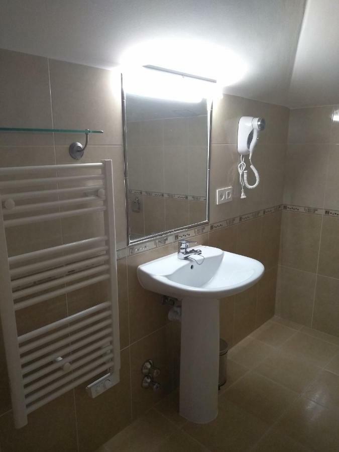 Apartamentos Prestin Onís Екстериор снимка