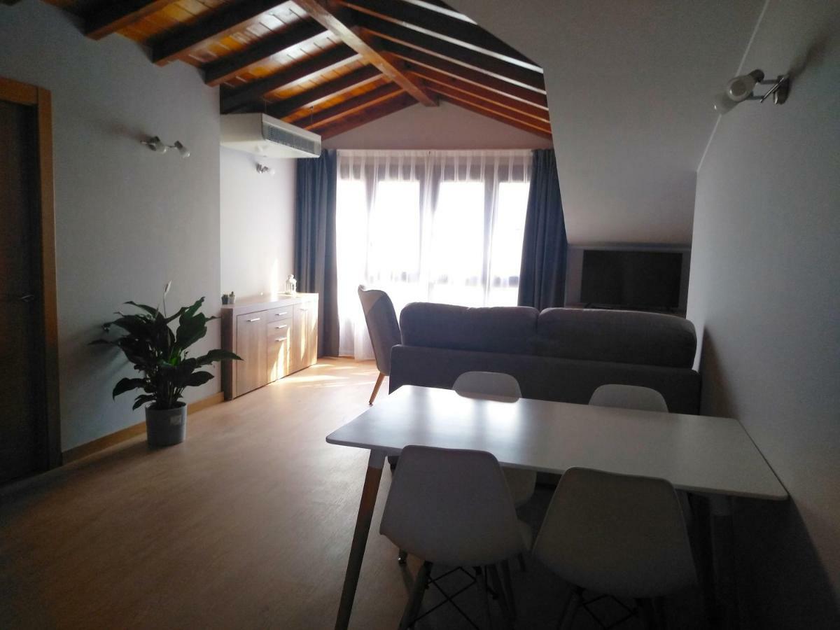 Apartamentos Prestin Onís Екстериор снимка